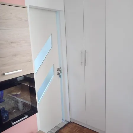 Apartman Jenny דירה